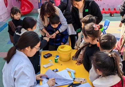 易視界走進(jìn)校園開展科學(xué)防控近視活動